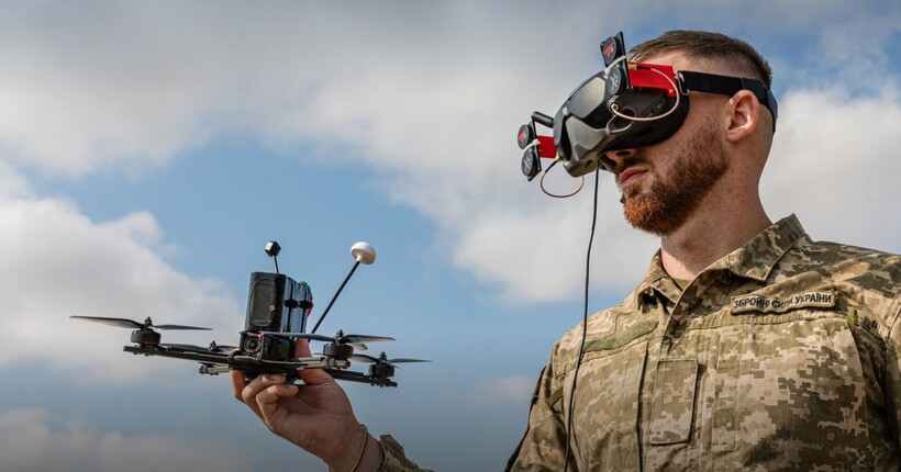 ЗСУ отримали вже 100 000 FPV-дронів через DOT-Chain Defence - Шмигаль
