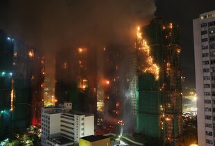 Пожежа в Гонконзі ще триває: 44 загиблих, 279 осіб не виходять на зв'язок