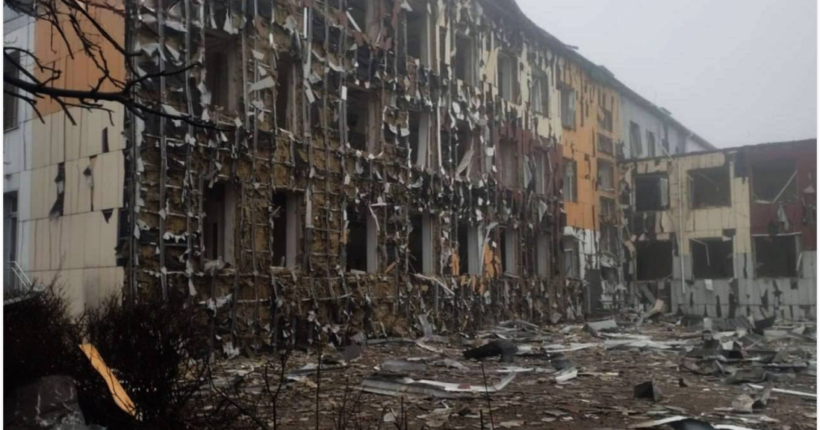 Російська авіабомба повністю зруйнувала ліцей у Межовій на Дніпропетровщині