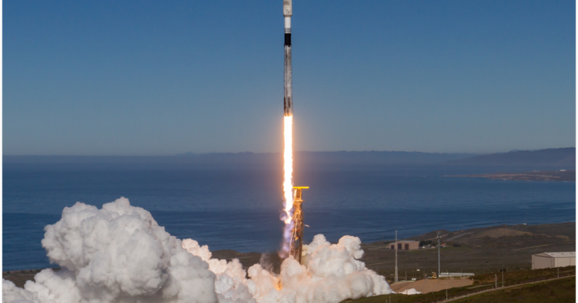 SpaceX запустила 140 супутників, серед них п'ять польських апаратів подвійного призначення