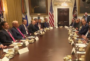 Трамп заявив, що мав би отримати Нобелівку за кожну війну, але "не жадібний"