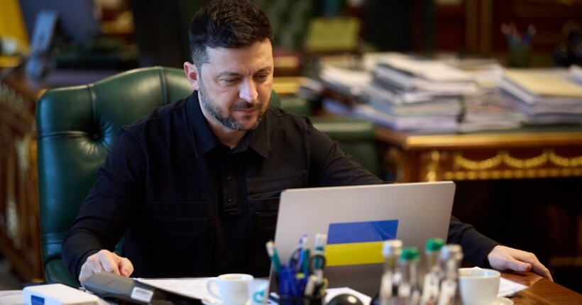 Зеленський провів розмову з генсеком НАТО після масованої атаки рф по Україні