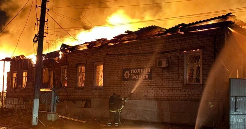 Війська рф пошкодили медичний коледж, райвідділ поліції та підприємства на Чернігівщині: є жертви (фото)