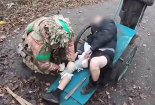 У Костянтинівці росіяни атакували чоловіка, який повертався з похорону брата (відео)