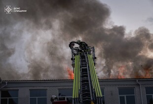 У ДСНС показали відео повторної атаки Сумщини: рф била по місцях, де працювали рятувальники