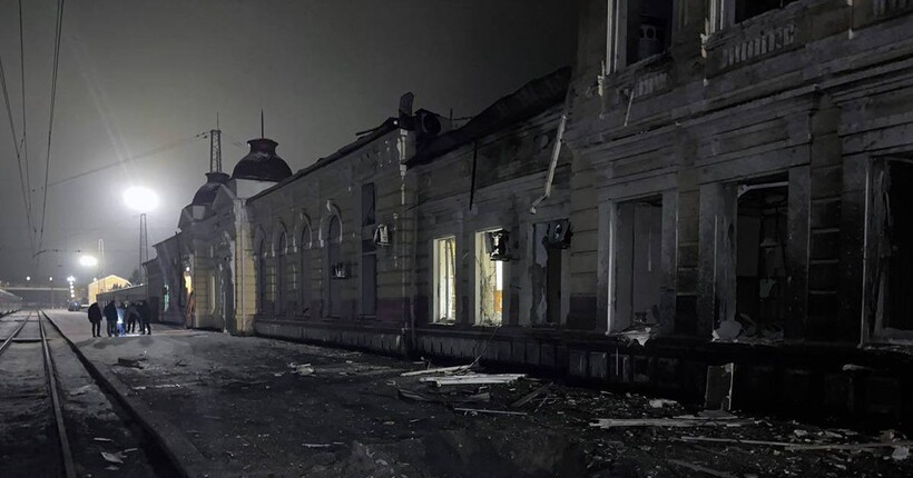 Ворог атакував Дніпропетровщину: поранено рятувальника та цивільного (фото)