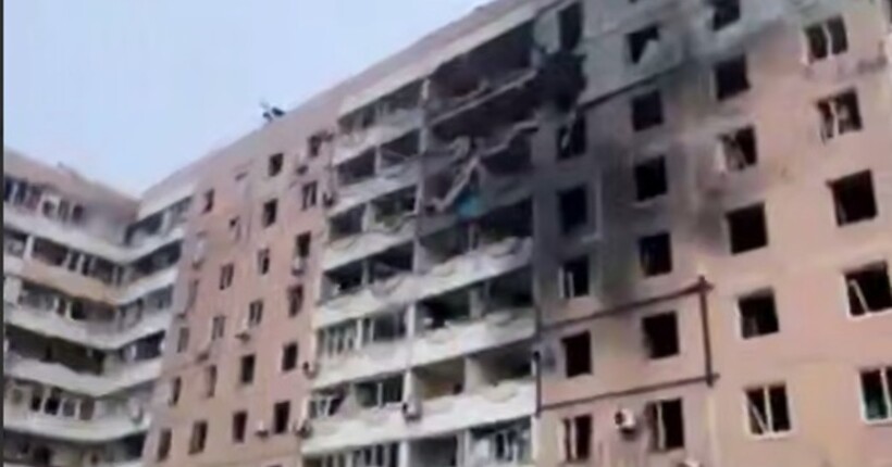 Окупанти вдарили по Запоріжжю: прилетіло по житлових будинках, під завалами можуть бути люди (оновлено)