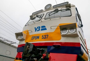 Понад 60 поїздів рухаються із затримками через російські обстріли – "Укрзалізниця"