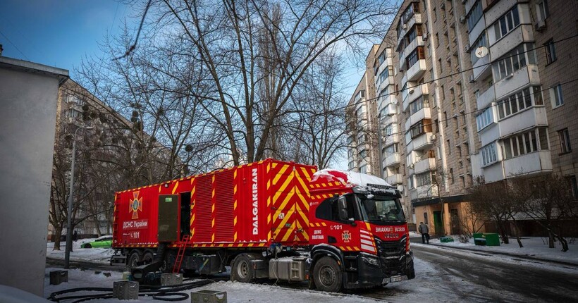 У Києві багатоповерхівки почали підключати до генераторів великої потужності