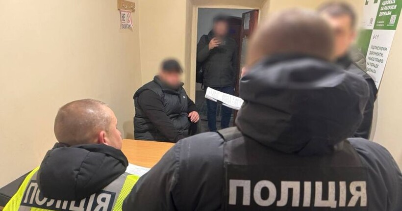 Вимагали у подружжя $800 000 за неіснуючі борги: на Прикарпатті викрили злочинну організацію