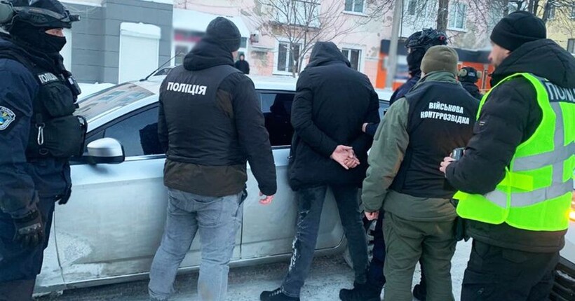 На Житомирщині викрили працівників ТЦК на хабарях за зняття з 