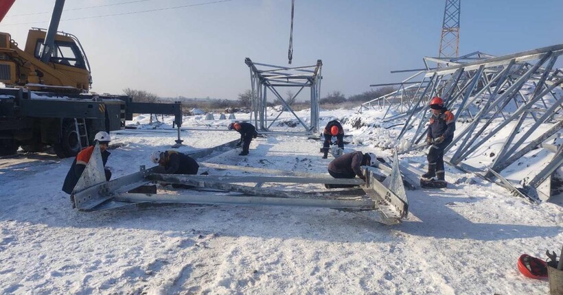 В Україні через негоду без світла залишилися 730 населених пунктів