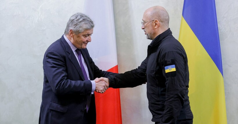 Франція передасть Україні 150 генераторів та €71 млн підтримки
