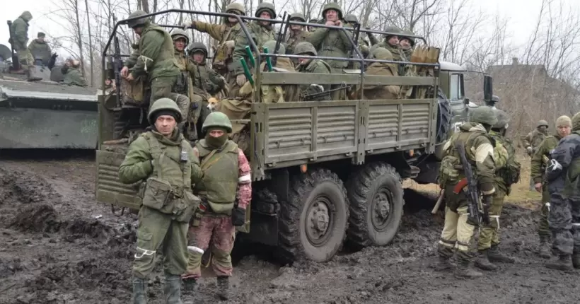Окупанти стягують в Маріуполь солдатів та техніку для наступу на Вугледар, - Андрющенко&nbsp;