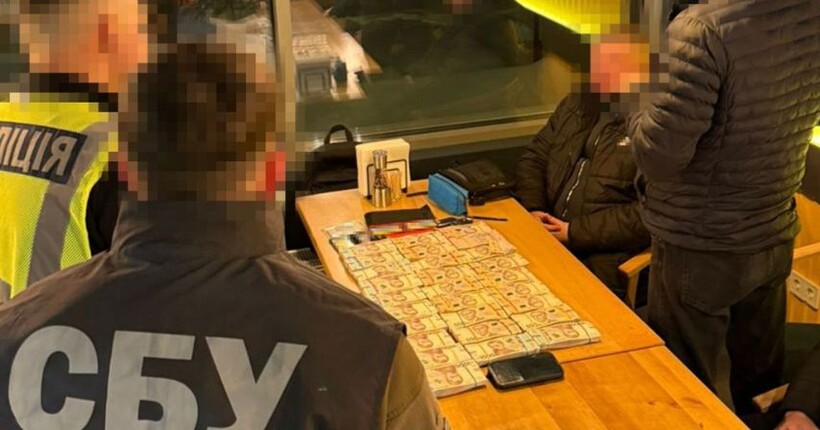 Правоохоронці викрили посадовця КМДА, який вимагав 