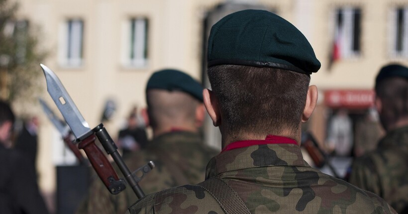 У Польщі більшість громадян підтримують відновлення обов’язкової військової служби - опитування