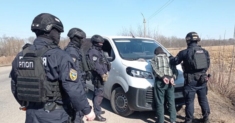 На Тернопільщині викрили нелегальні канали збуту зброї: затримано семеро підозрюваних