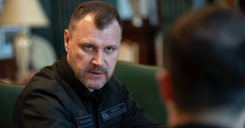 Клименко підтримав озброєння цивільних і повідомив, чи чекати на масові перевірки власників зброї