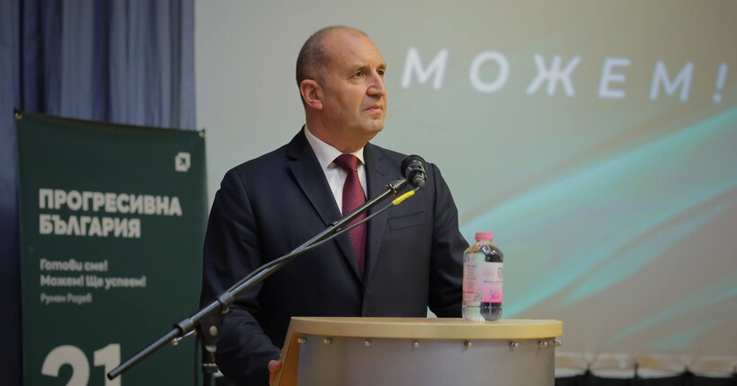 У Болгарії на виборах переміг проросійський експрезидент Радев