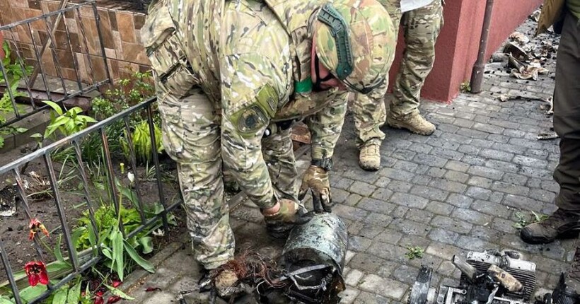 У Рівному фахівці знешкодили нездетоновану бойову частину БпЛА, який влучив у будинок
