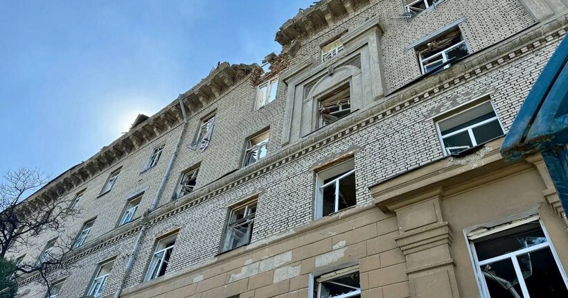 Росіяни завдали удару по житловому району Дніпра: які наслідки