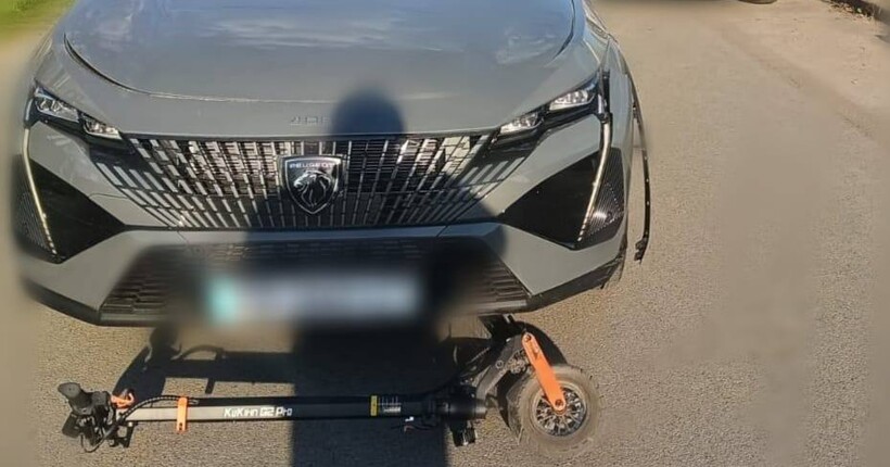 ДТП у Гатному: авто збило двох дітей на електросамокаті, загинув 10-річний хлопчик