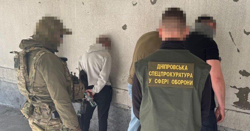 Вимагав у ветерана $1500 за виключення з обліку: у Дніпрі затримали працівника ТЦК