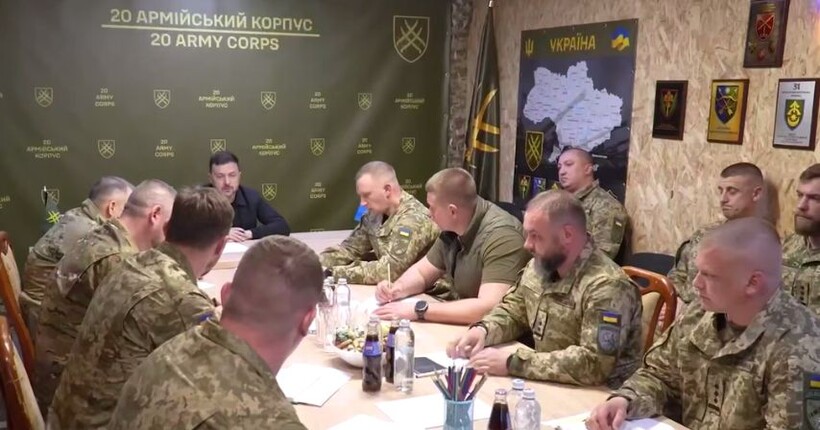 Зеленський відвідав 20-й армійський корпус, який звільняє Дніпропетровщину від окупантів