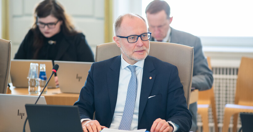 Міністр оборони Латвії подав у відставку через українські дрони, які залетіли в країну