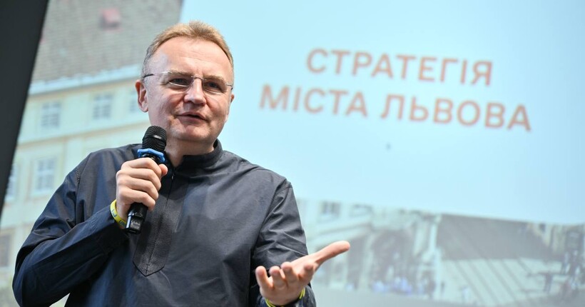Садового облили невідомою рідиною у центрі Львова: що відомо
