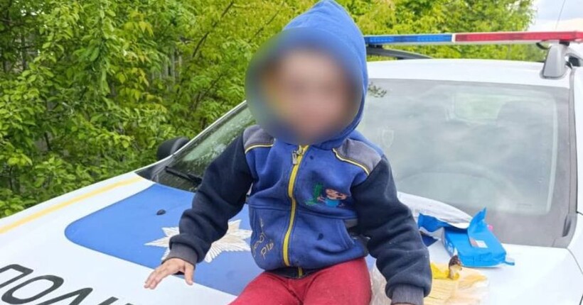 На Вінничині знайшли дворічного хлопчика, який сидів на залізничних рейках