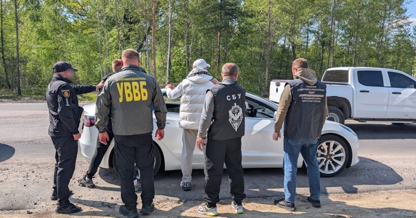 На Рівненщині ліквідували канал незаконного переправлення чоловіків за кордон