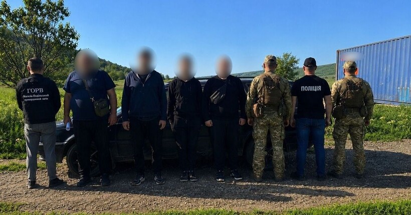 На Вінниччині викрили дві схеми незаконного переправлення чоловіків через кордон: подробиці
