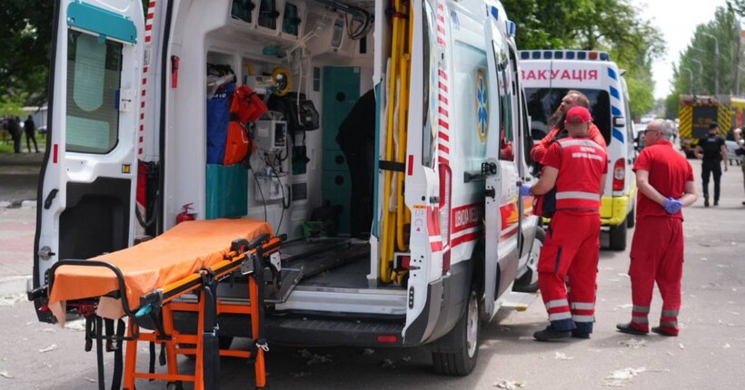 Удар по Запоріжжю: пошкоджено 17 багатоповерхівок, серед 12 постраждалих - немовля