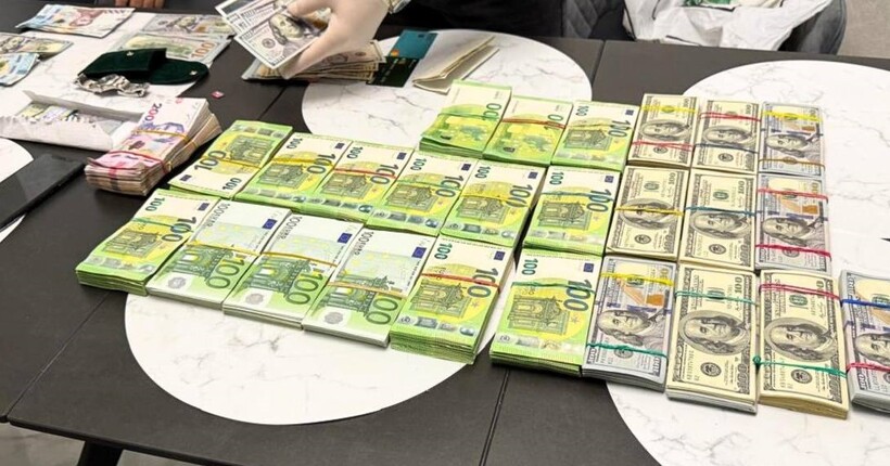 Банда полковників поліції вибила з криптопідприємців понад $2 млн
