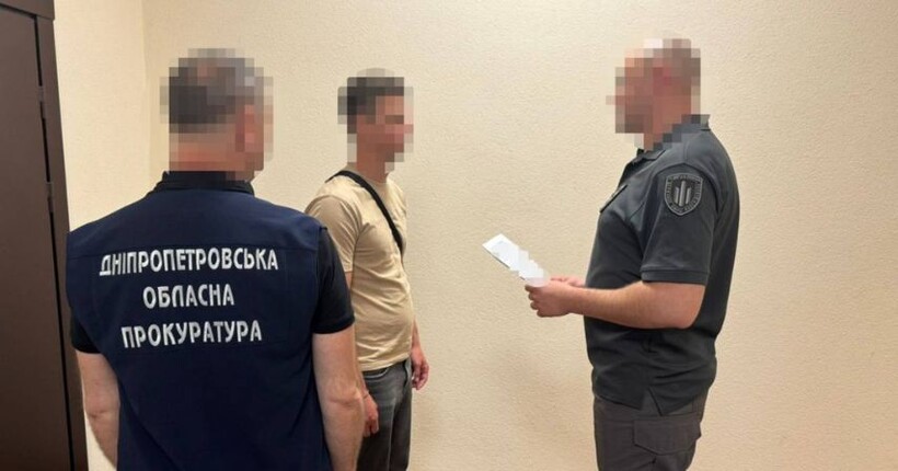 Двоє поліцейських у Дніпрі отримали підозру за катування затриманого