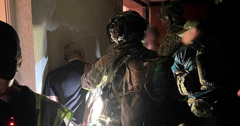 У Києві конфлікт на дорозі переріс у стрілянину: поранено чоловіка