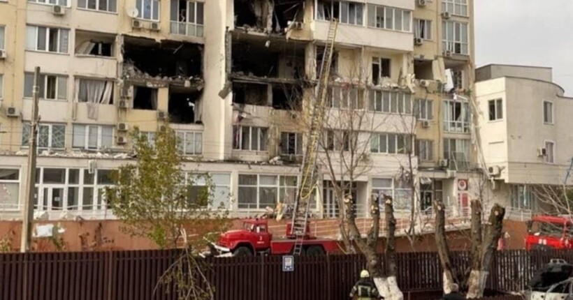 Фахівці СБУ і ОГП встановили командирів, які організували удар по багатоповерхівці в Одесі у квітні 2022 року
