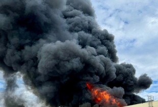 рф кілька разів атакувала Дніпро: спалахнула масштабна пожежа