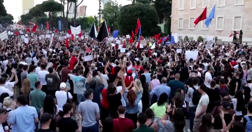 Елітні курорти на заповідних землях: в Албанії спалахнули протести проти будівництва зятя Трампа