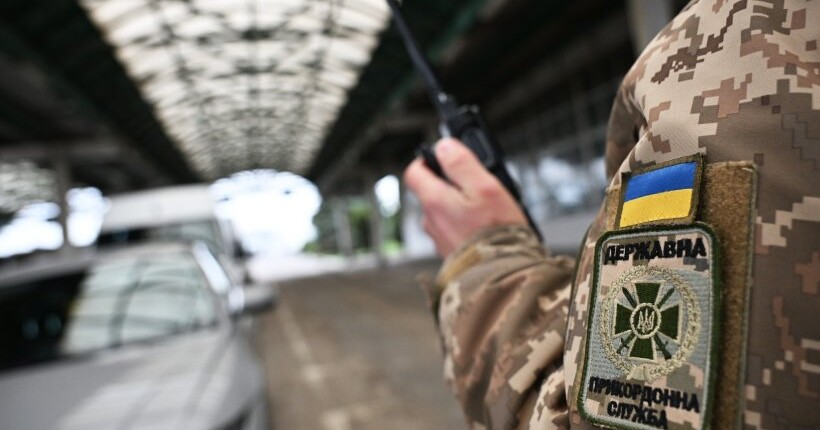 На кордоні з Польщею з'явились черги: де найбільше авто і автобусів