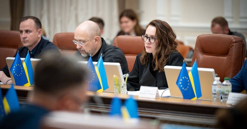 Кабмін подовжив термін надання компенсації закладам за розміщення ВПО