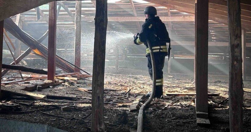У Сумській зазнали поранень троє людей внаслідок атак російських БпЛА