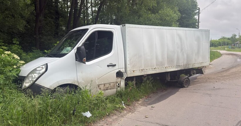 Росіяни вдарили по автівці з хлібом у прикордонні Чернігівщини