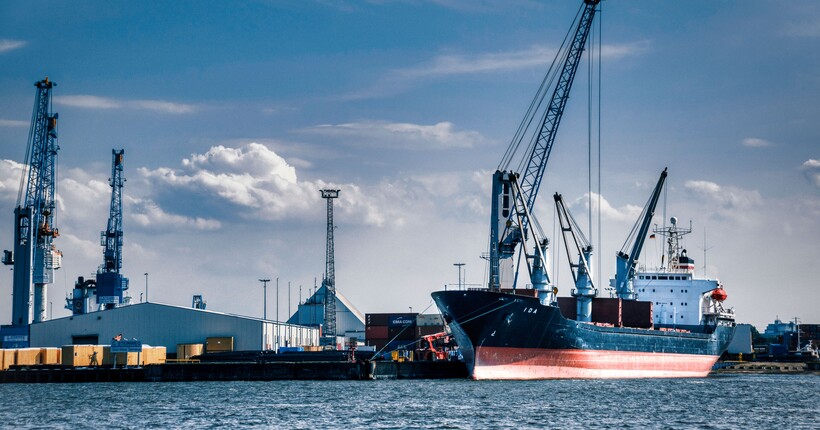 росія вдарила по іноземних суднах в українському морському коридорі