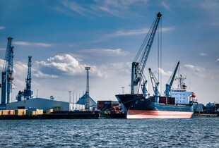 росія вдарила по іноземних суднах в українському морському коридорі