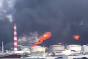 Москву та Підмосков'я атакували сотні дронів: виникла пожежа на НПЗ (відео)
