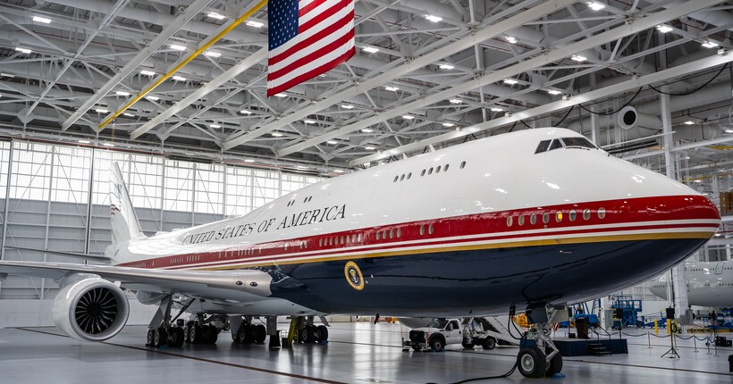 Трамп презентував подарований Катаром літак, який став новим Air Force One (відео)
