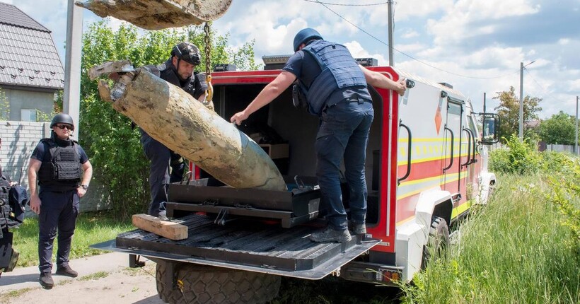 На Харківщині сапери знешкодили 500-кілограмову авіабомбу