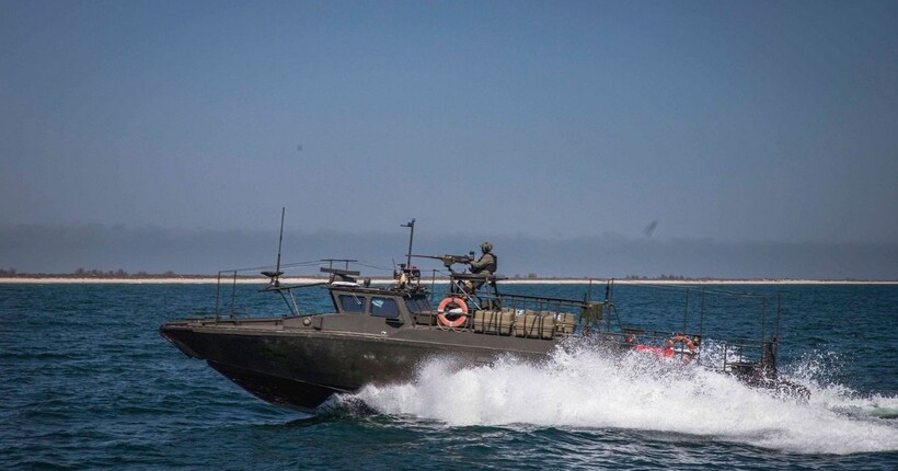 ВМС не лише протидіють атакам ворога в морі, а і беруть участь в супроводженні цивільних суден - Плетенчук